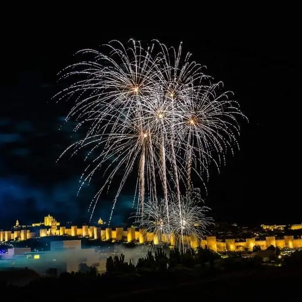 Espectáculo de luces en celebración al aire libre
